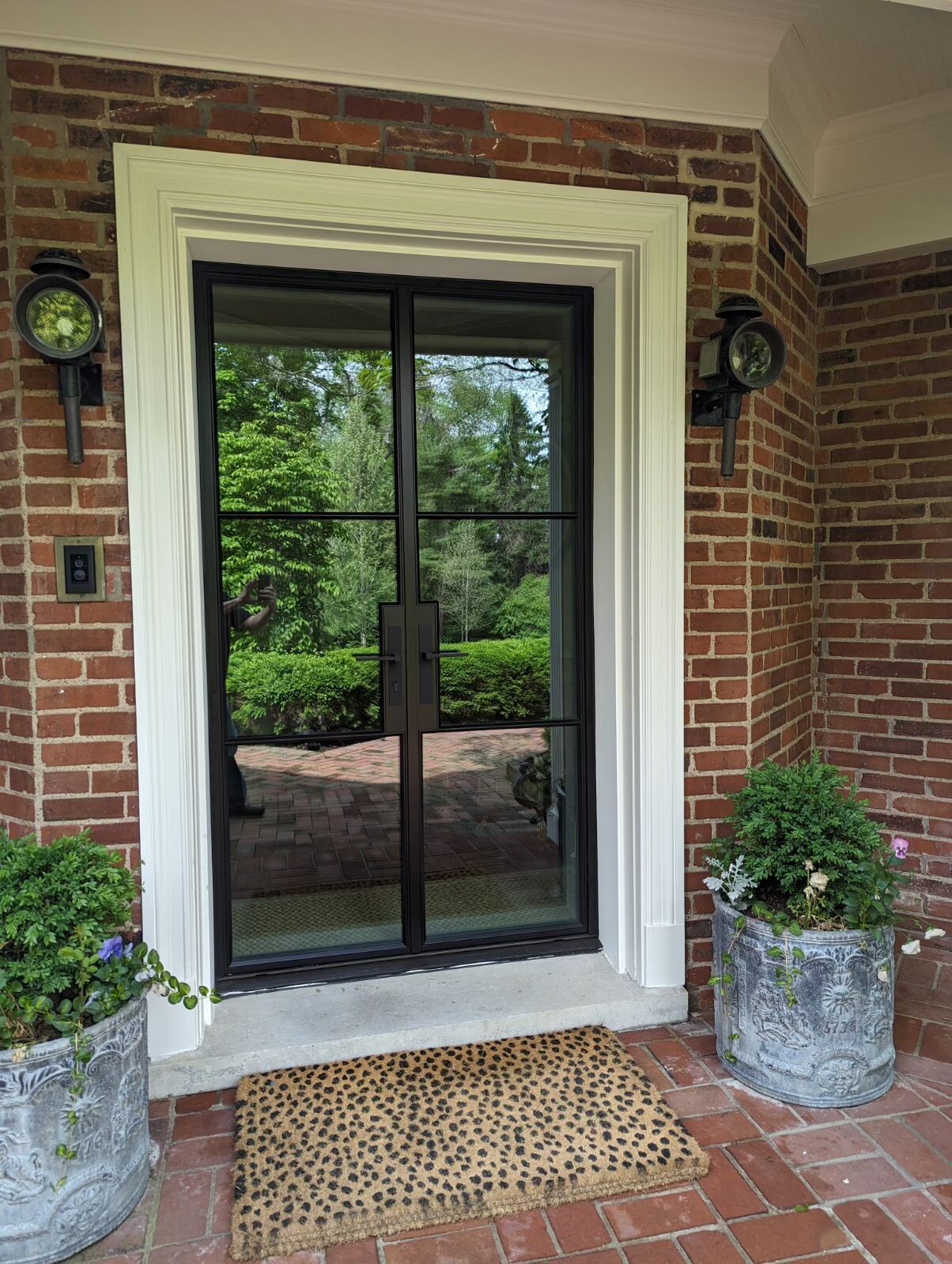 Arcadia thermal steel windows on an Upper Ladue home